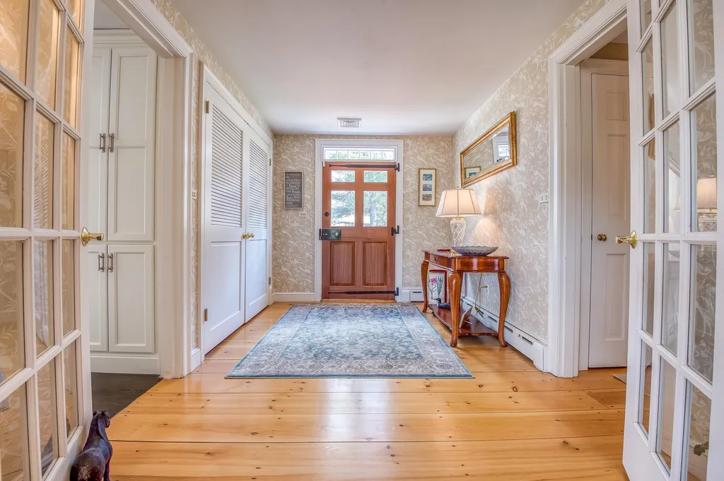 64 County Road Tuftonboro NH 03816