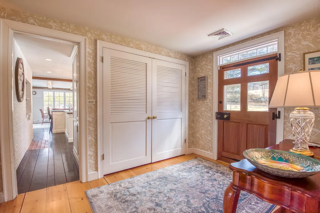 64 County Road Tuftonboro NH 03816