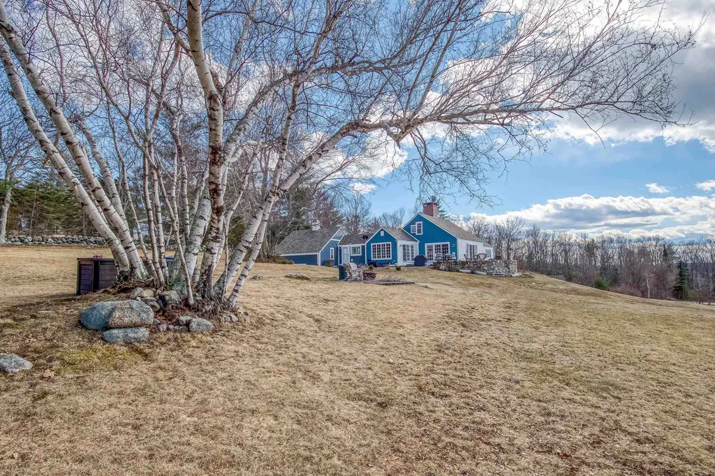 64 County Road Tuftonboro NH 03816