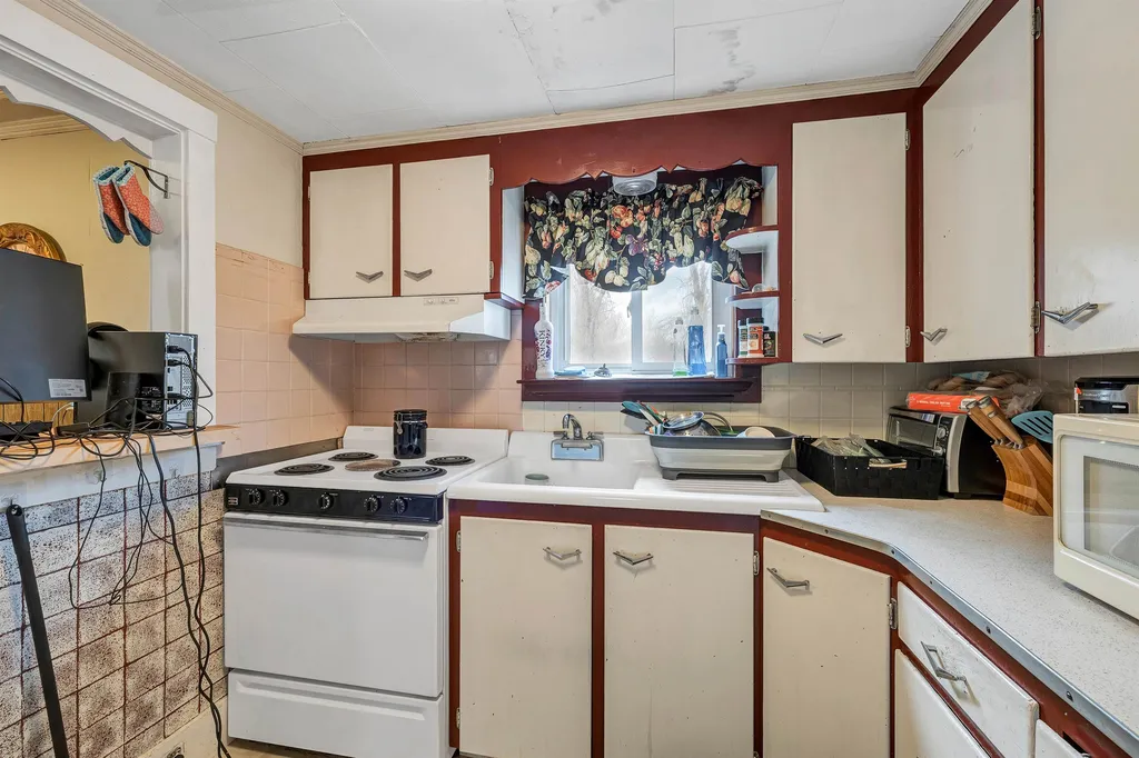 33 Adams Street Laconia NH 03246
