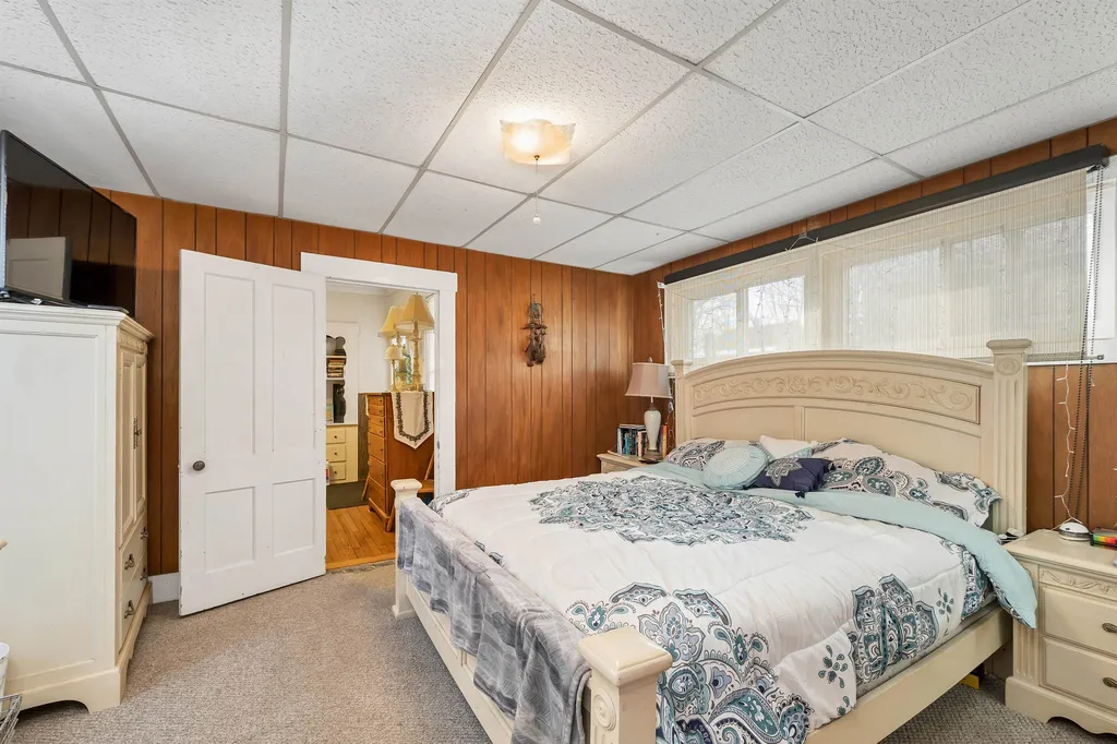 33 Adams Street Laconia NH 03246