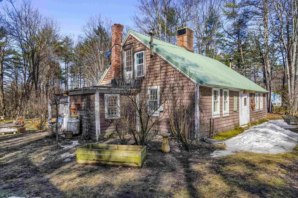 384 E Washington Road Hillsborough NH 03244