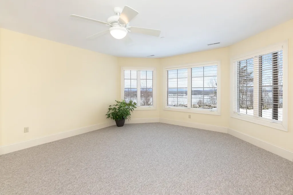 33 Windjammer Ridge Laconia NH 03246