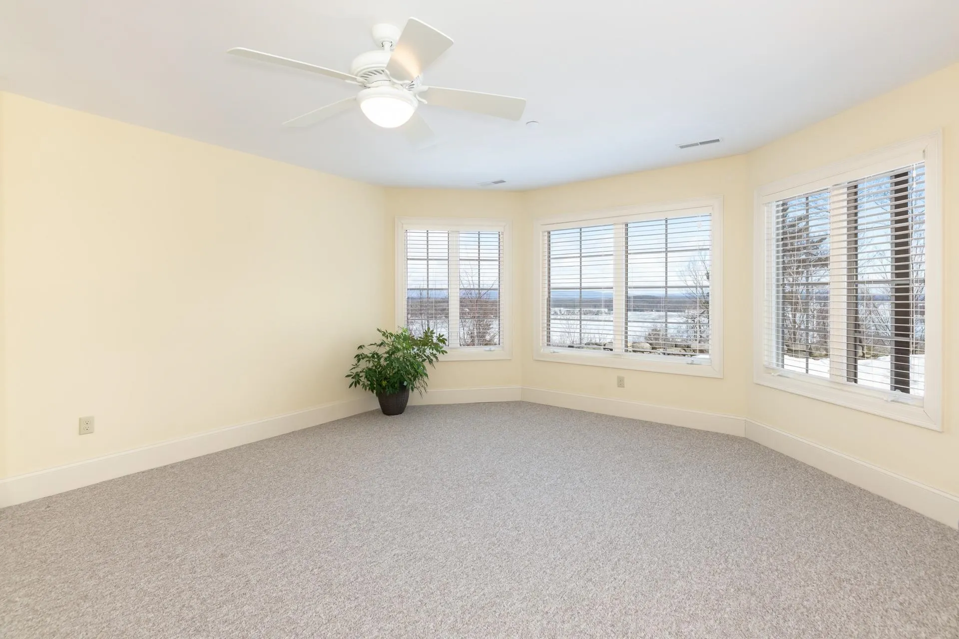 33 Windjammer Ridge Laconia NH 03246
