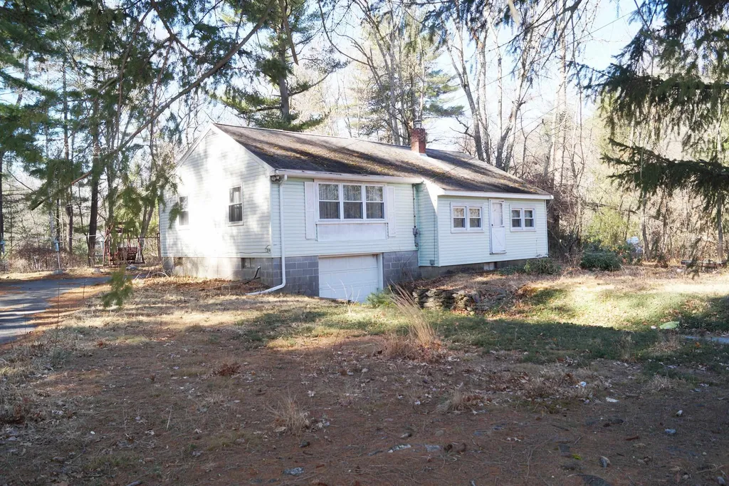 87 Hobbs Road Pelham NH 03076