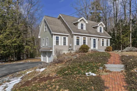 542 Cross Country Road Pembroke NH 03275