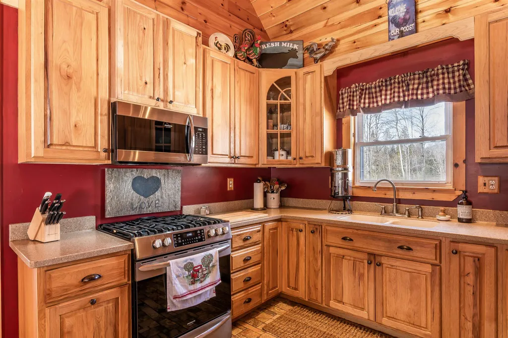 27 Partridge Lane Stratford NH 03590
