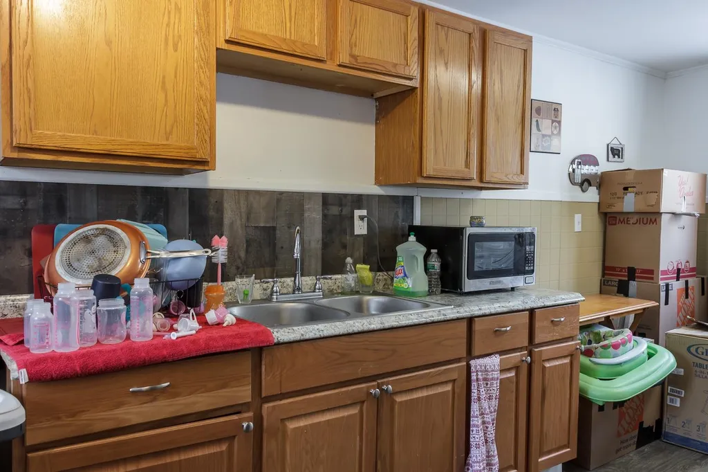 25 Park Avenue Claremont NH 03743