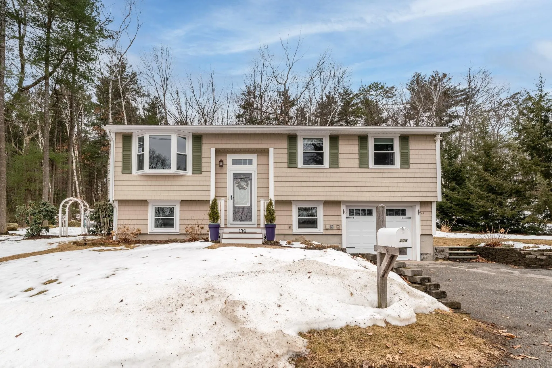 174 Oak Hill Avenue Manchester NH 03104