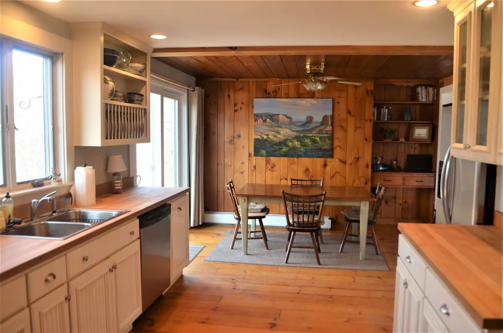 1040 Hemlock Corner Loop Henniker NH 03242
