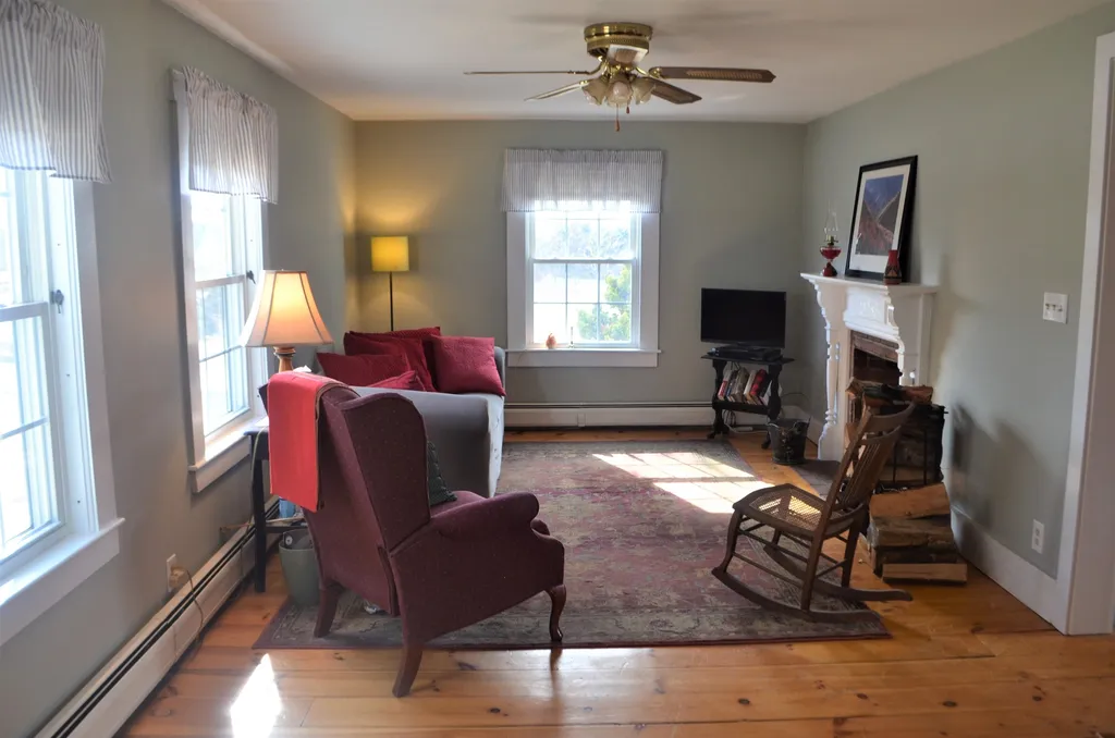 1040 Hemlock Corner Loop Henniker NH 03242