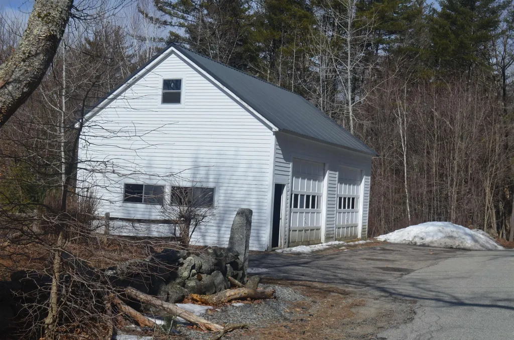 1040 Hemlock Corner Loop Henniker NH 03242