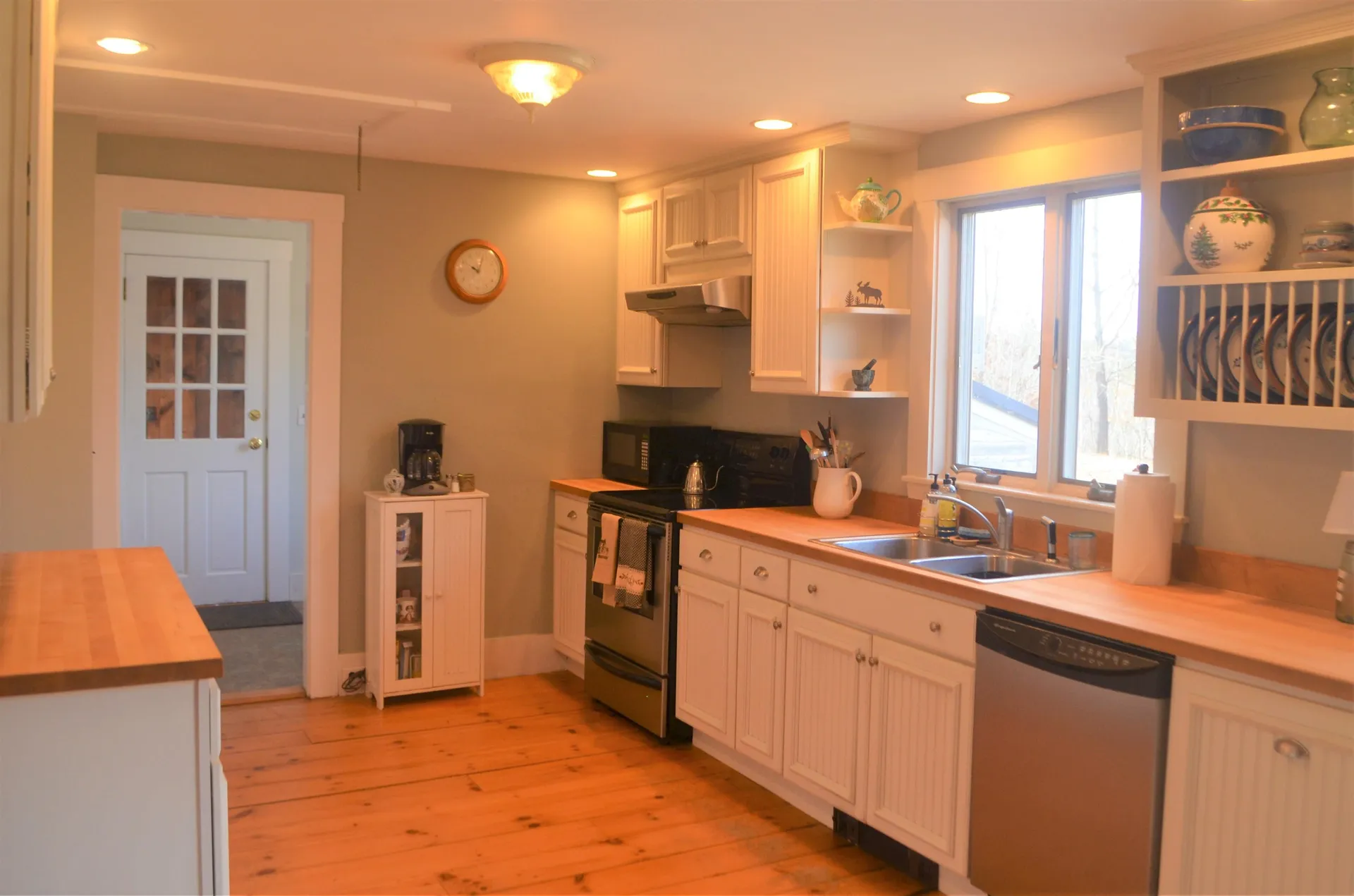 1040 Hemlock Corner Loop Henniker NH 03242