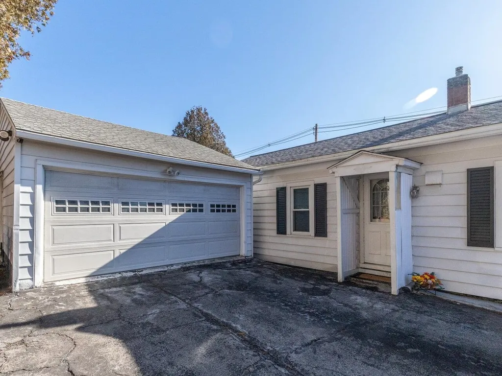 55 Pearl Street Essex VT 05452