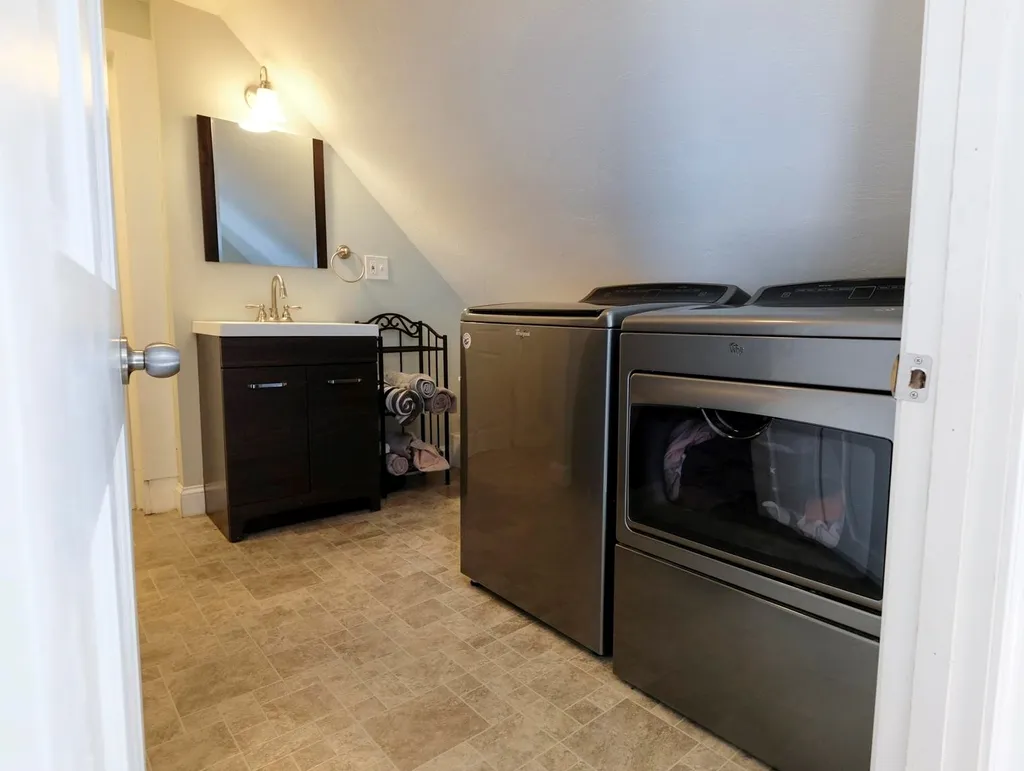 24 Birch Street Derry NH 03038