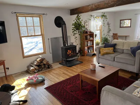 8 Old Stage Road Newfane VT 05345