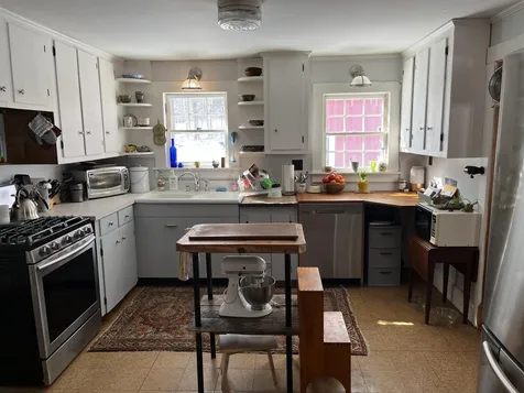 8 Old Stage Road Newfane VT 05345