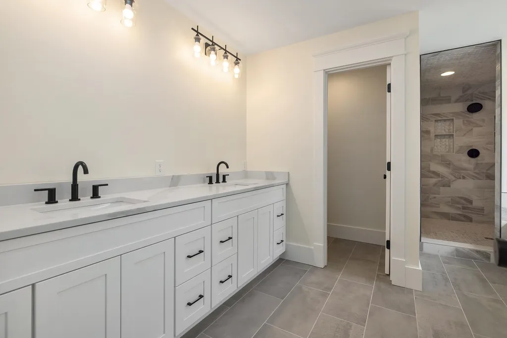 10 John West Road Exeter NH 03833