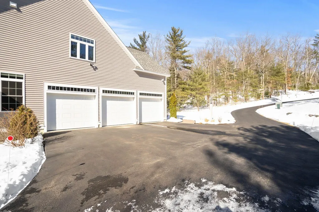 58 Northland Road Windham NH 03087