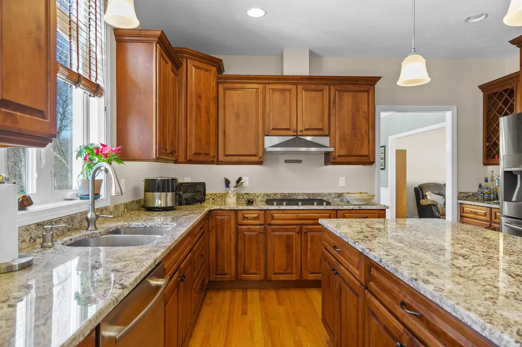 58 Northland Road Windham NH 03087