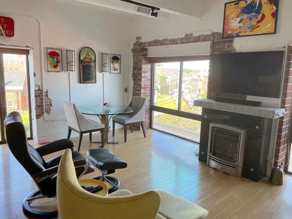 121 Bow Street Portsmouth NH 34231