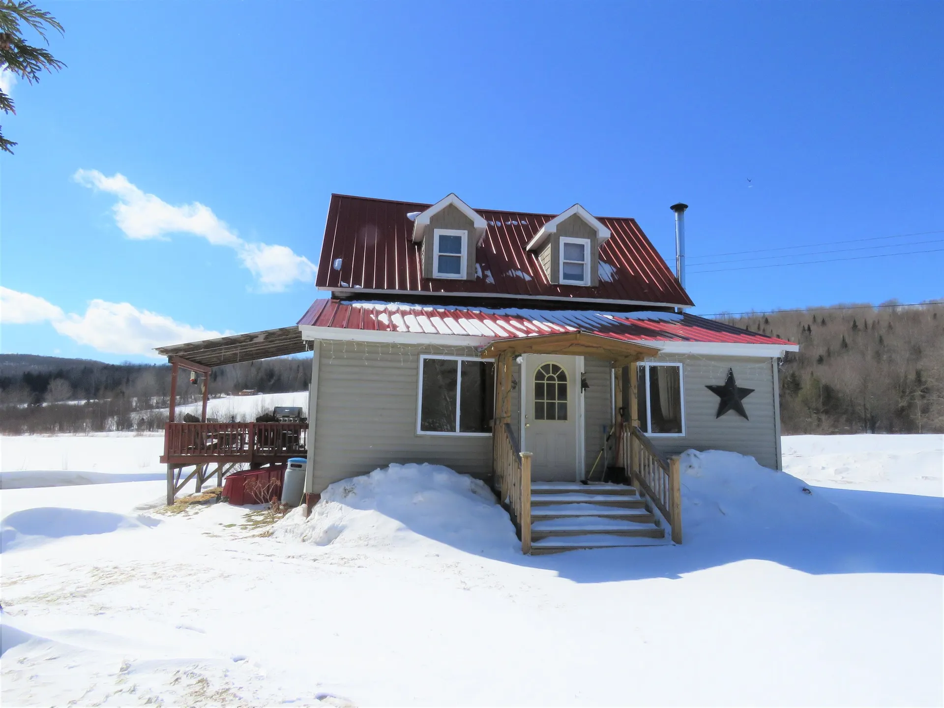 6042 Valley Road Holland VT 05830