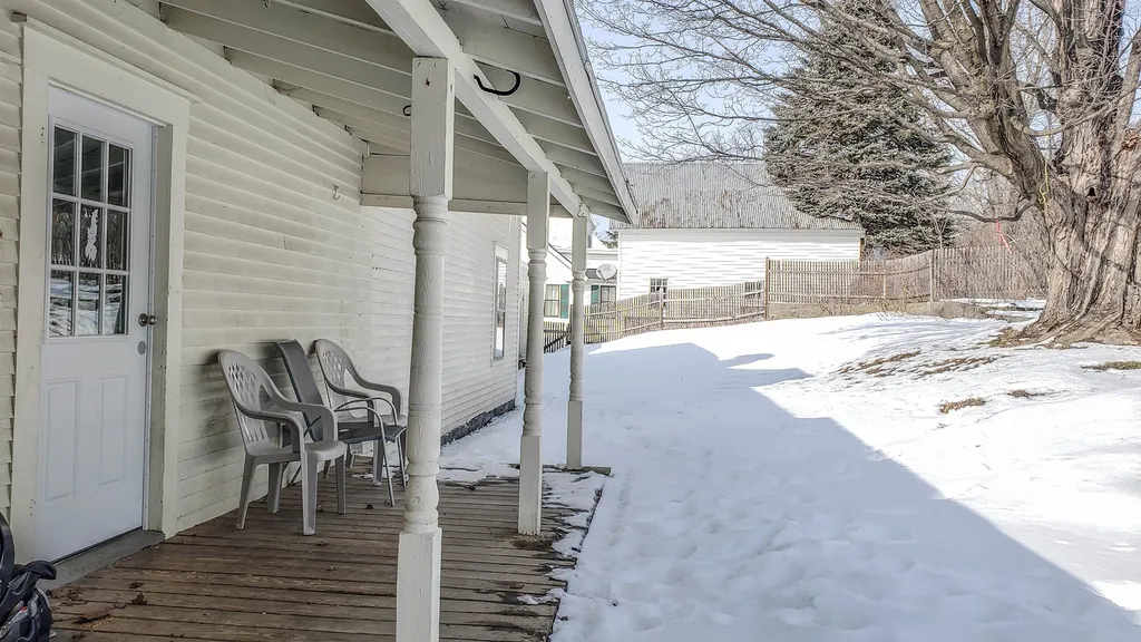 33 Park Street Henniker NH 03242