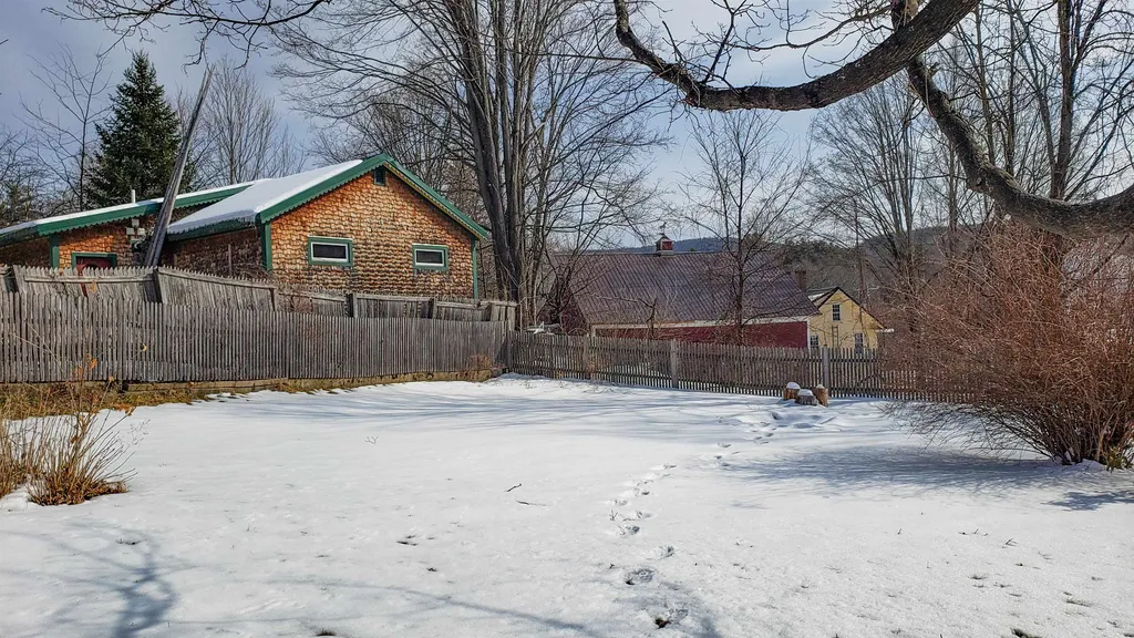 33 Park Street Henniker NH 03242