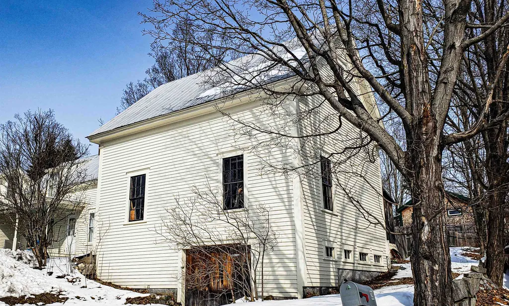 33 Park Street Henniker NH 03242