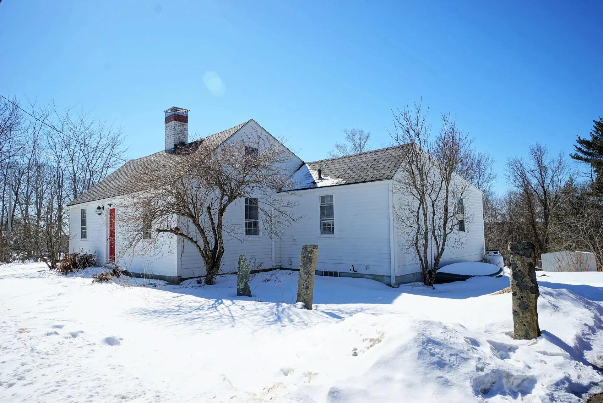 132 South Road Deerfield NH 03037