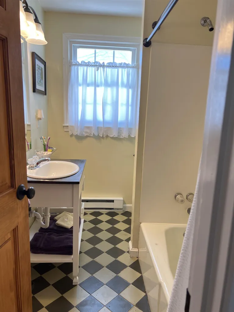 42 Maplewood Circle Walpole NH 03608