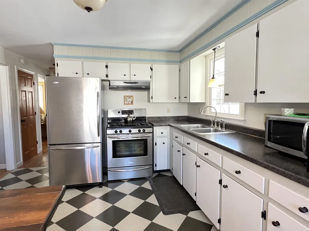 42 Maplewood Circle Walpole NH 03608