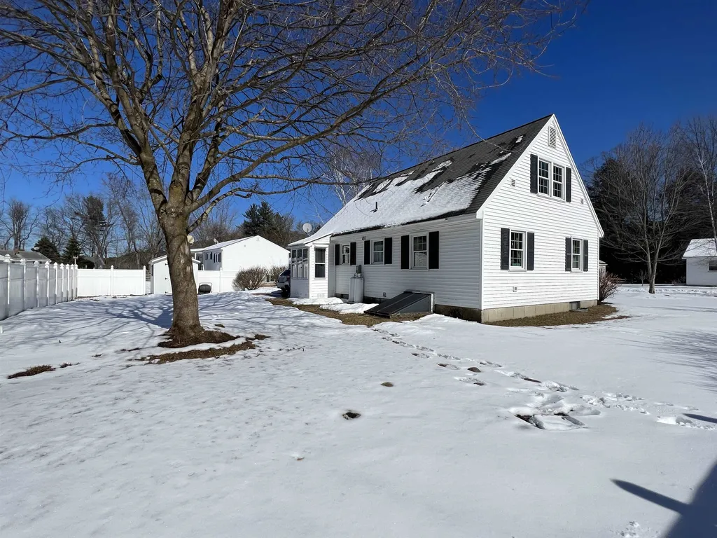 42 Maplewood Circle Walpole NH 03608