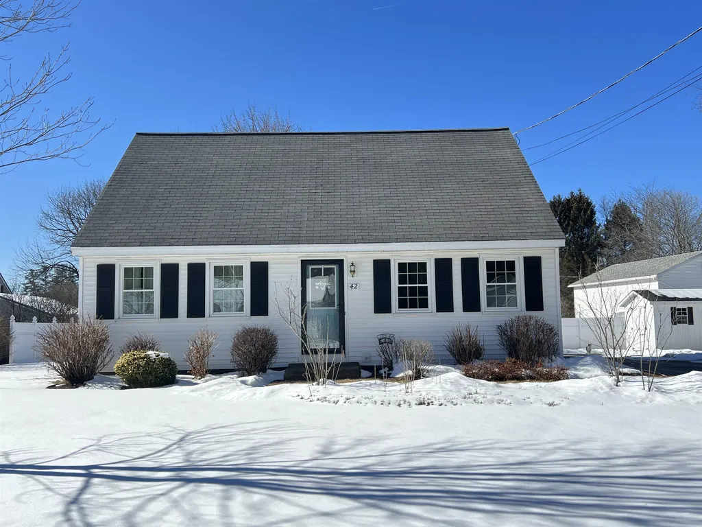 42 Maplewood Circle Walpole NH 03608