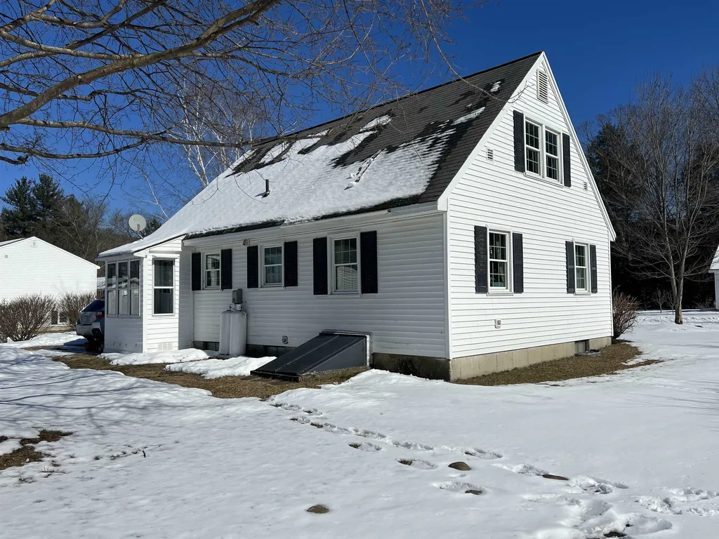 42 Maplewood Circle Walpole NH 03608