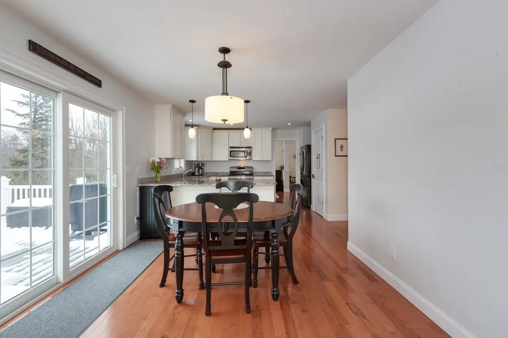74 Peaslee Road Bow NH 03304