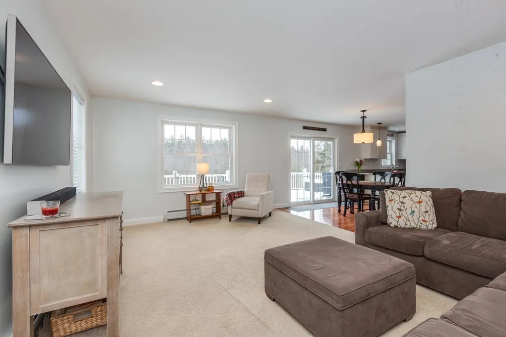 74 Peaslee Road Bow NH 03304