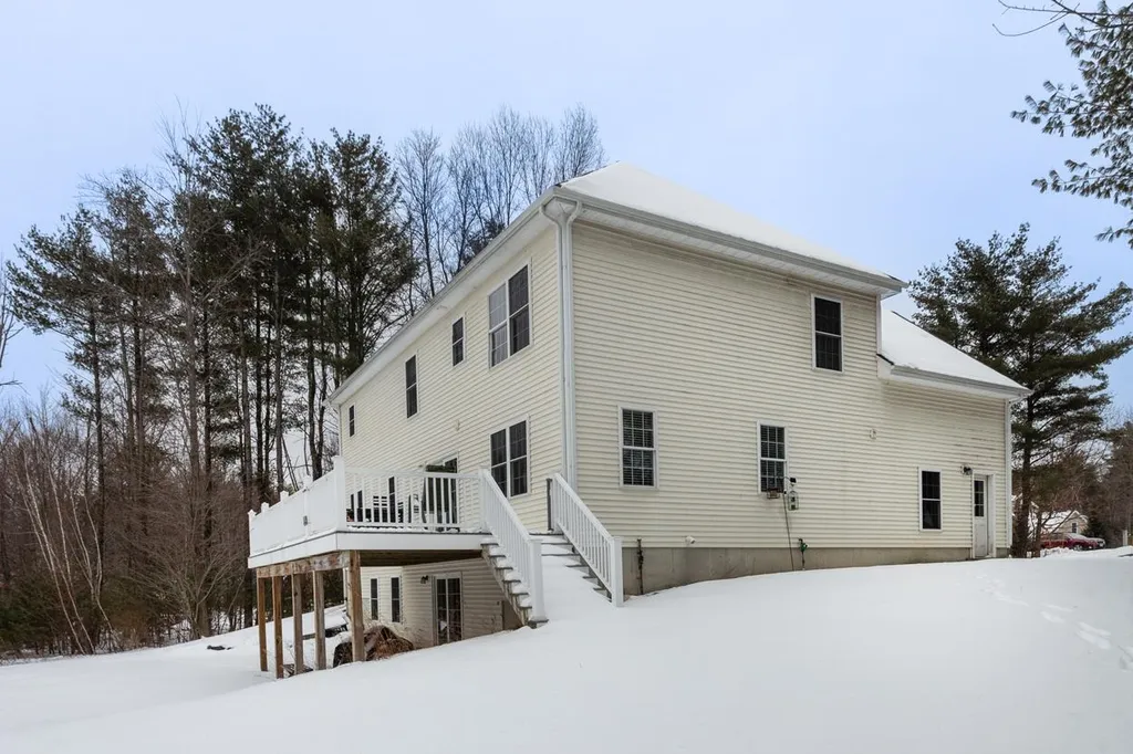 74 Peaslee Road Bow NH 03304