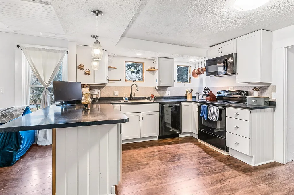 94 Dale Street Wilton NH 03086