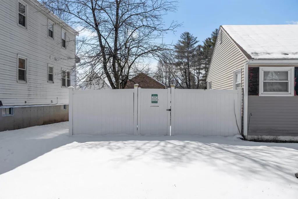 74-76 Mcquesten Street Manchester NH 03102