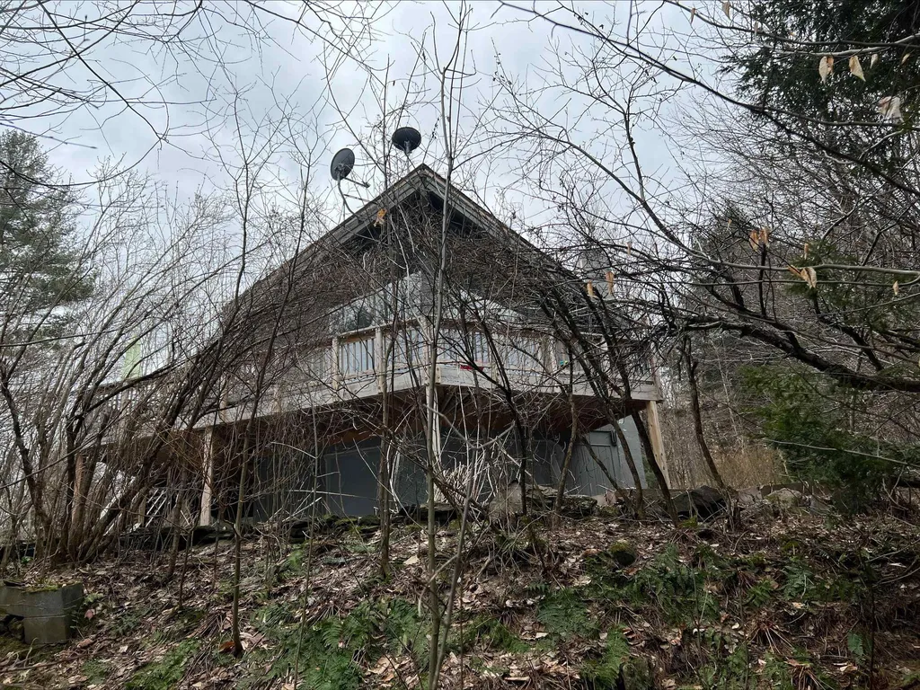 2364 Willard Road Hartford VT 05059