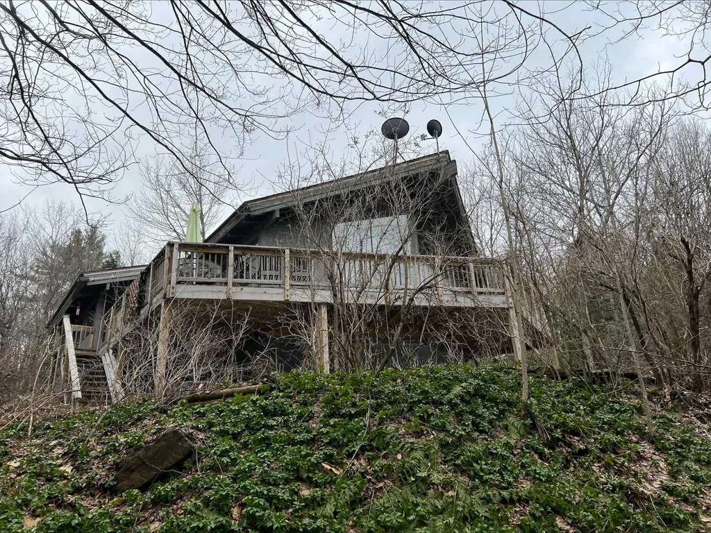2364 Willard Road Hartford VT 05059