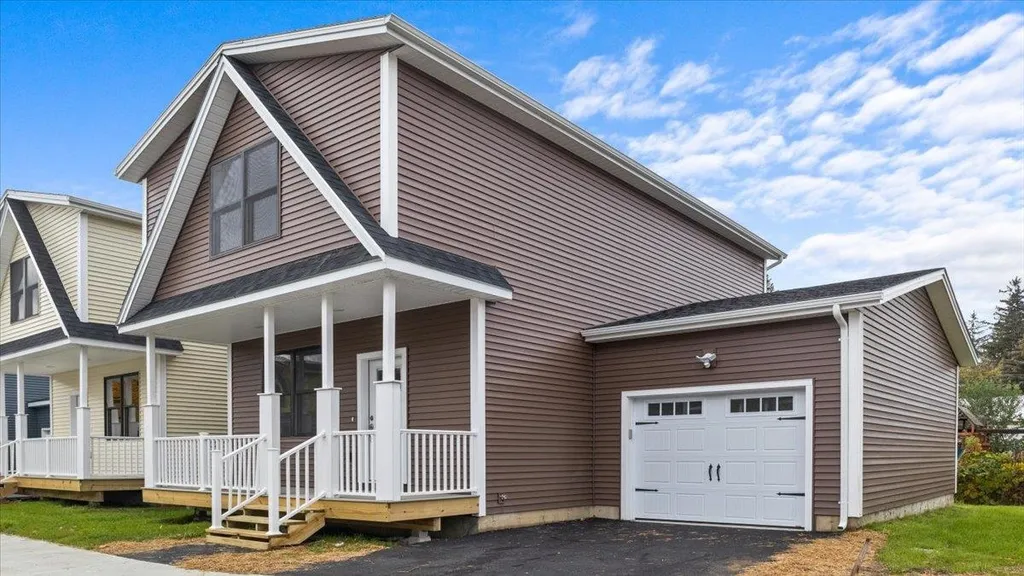 51 Mollys Way Winooski VT 05404