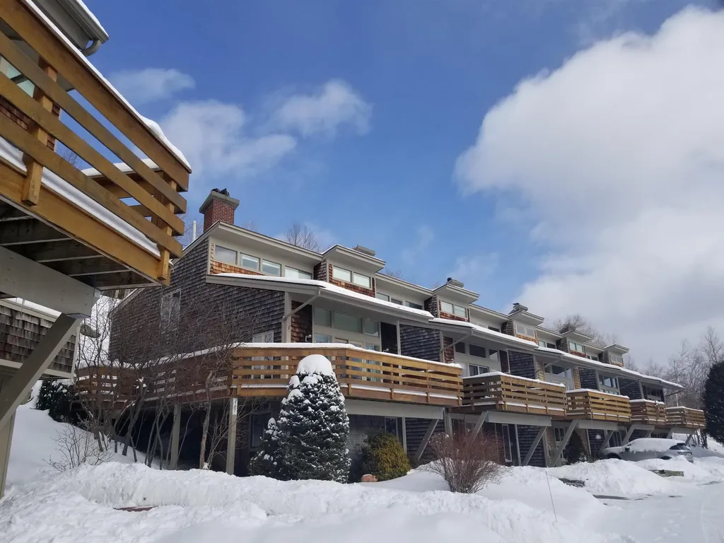 105 Forum Drive Warren VT 05674