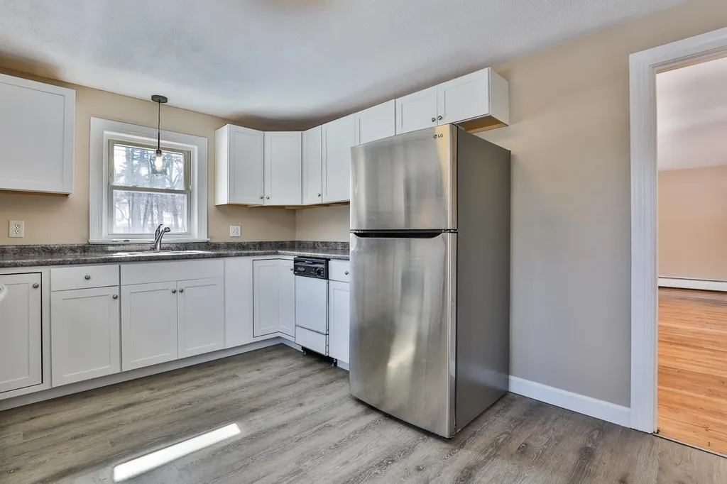 9 Sunset Lane Bedford NH 03110