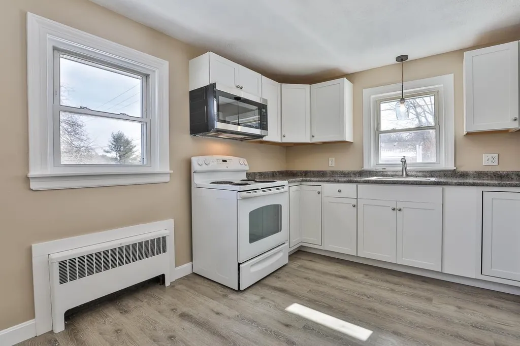 9 Sunset Lane Bedford NH 03110