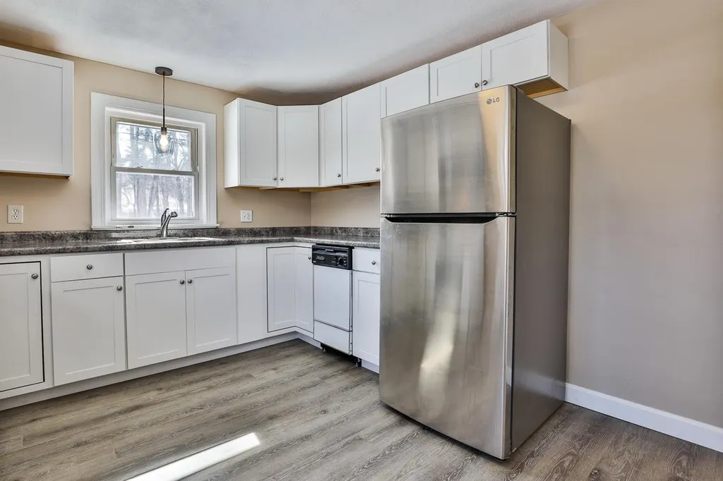 9 Sunset Lane Bedford NH 03110