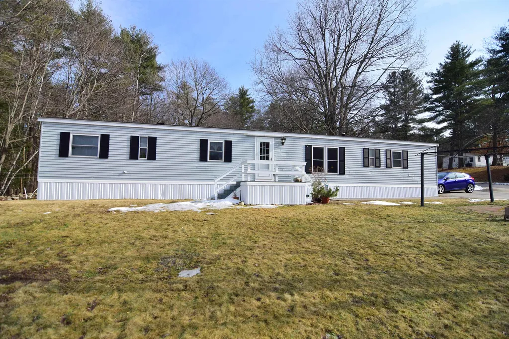 134 Estate Drive Barrington NH 03825