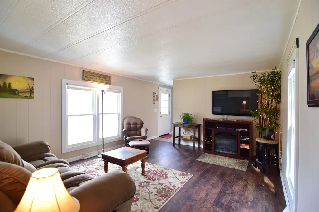 134 Estate Drive Barrington NH 03825