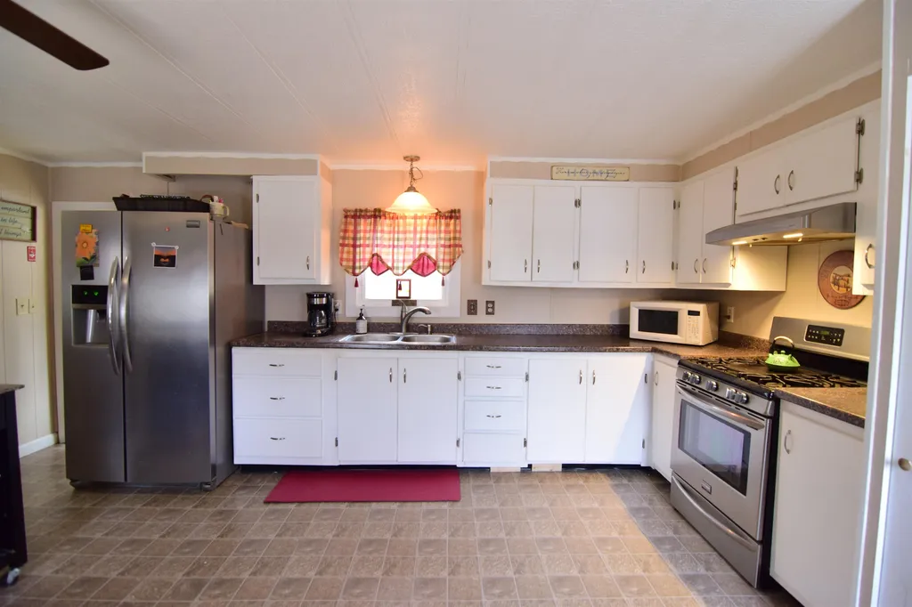 134 Estate Drive Barrington NH 03825